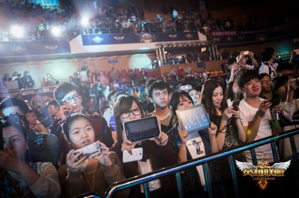 DOTA2双冠王Ana和Topson加入T1？